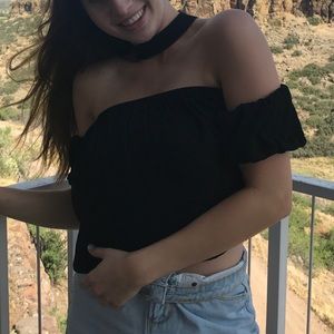 Off the shoulder w/ neck chocker